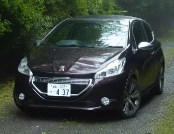 Peugeot 208 XY [Japan] (A9) '07.2013–10.2015