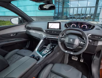 Interior Peugeot 3008 GT [UK-spec] '2016–20