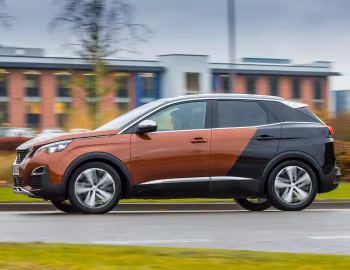 Peugeot 3008 GT [UK-spec] '2016–20