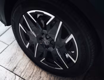 Peugeot 3008 GT Hybrid [Japan] '2025–н.ч.