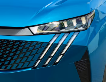 Peugeot 3008 GT Hybrid [UK-spec] '2024–н.ч.