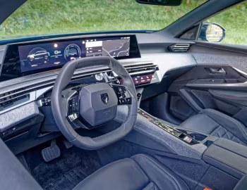 Інтер'єр Peugeot 3008 Hybrid [Worldwide] '2024–н.ч.