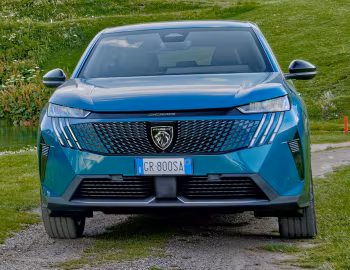 Peugeot 3008 Hybrid [Worldwide] '2024–н.ч.
