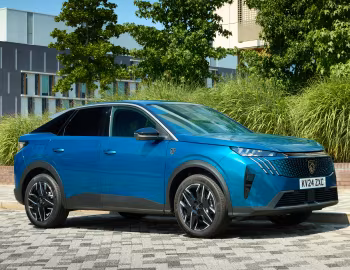 Peugeot 3008 GT Hybrid [UK-spec] '2024–н.ч.