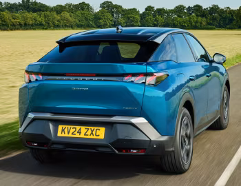 Peugeot 3008 GT Hybrid [UK-spec] '2024–н.ч.
