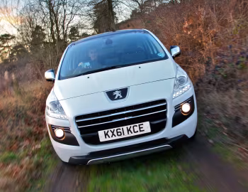 Peugeot 3008 HYbrid4 [UK-spec] '11.2011–13
