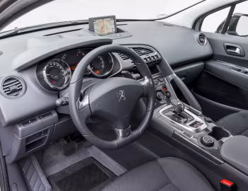 Інтер'єр Peugeot 3008 HYbrid4 [Worldwide] '2013–16