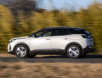 Peugeot 3008 HYBRID4 [Argentina] '2022–24