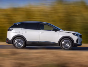 Peugeot 3008 HYBRID4 [Argentina] '2022–24