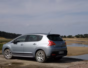 Peugeot 3008 HYbrid4 [Worldwide] '2011–13