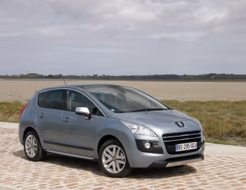 Peugeot 3008 HYbrid4 [Worldwide] '2011–13