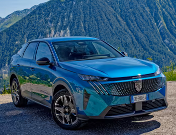 Peugeot 3008 Hybrid [Worldwide] '2024–н.ч.