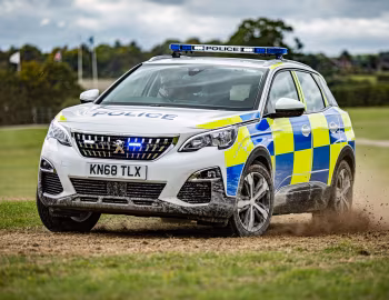 Peugeot 3008 Police [UK-spec] '2019–20