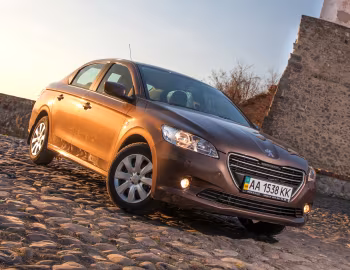 Peugeot 301 '2012–16