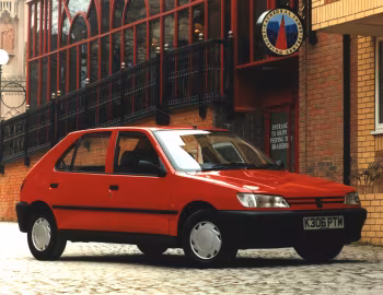 Peugeot 306 5-door [UK-spec] '1993–97