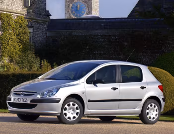 Peugeot 307 Style 5-door [UK-spec] '2001–05