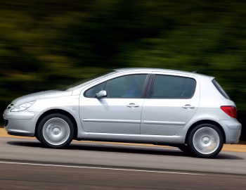Peugeot 307 XSi 5-door [UK-spec] '2001–05