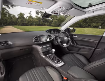Interior Peugeot 308 [UK-spec] '2017–21