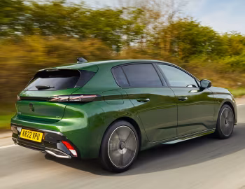 Peugeot 308 GT [UK-spec] '2022–pr.