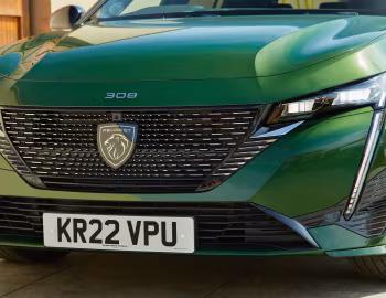 Peugeot 308 GT [UK-spec] '2022–pr.
