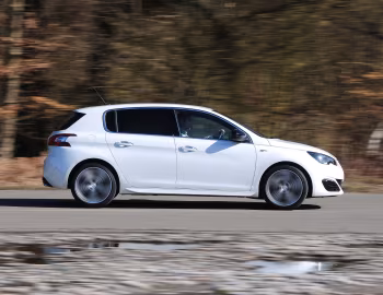 Peugeot 308 GT [UK-spec] '2015–17