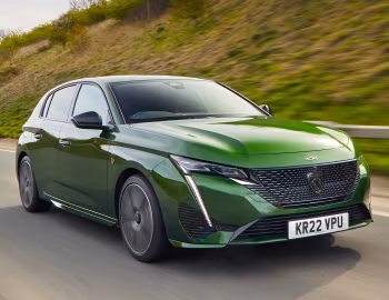 Peugeot 308 GT [UK-spec] '2022–pr.