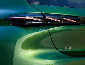 Peugeot 308 GT [UK-spec] '2022–pr.