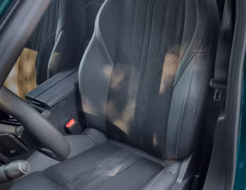 Інтер'єр Peugeot 308 GT Hybrid [Worldwide] '2025–н.ч.