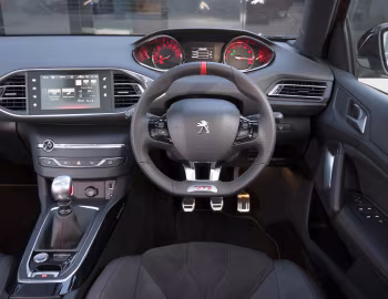 Painel frontal Peugeot 308 GTi [UK-spec] '2015–17