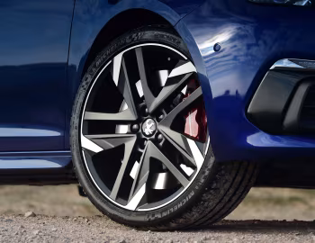 Peugeot 308 GTi [UK-spec] '2017–20