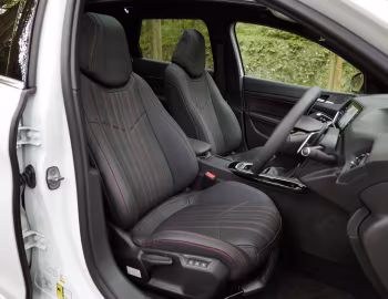 Інтер'єр Peugeot 308 SW GT [Japan] '07.2016–10.2017