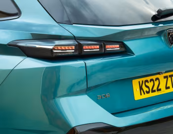 Peugeot 308 SW [UK-spec] '2022–pr.