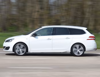 Peugeot 308 SW GT Line [UK-spec] '2015–17
