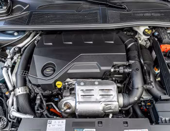 Під капотом Peugeot 308 SW GT Plug-in Hybrid [Worldwide] '2025–н.ч.