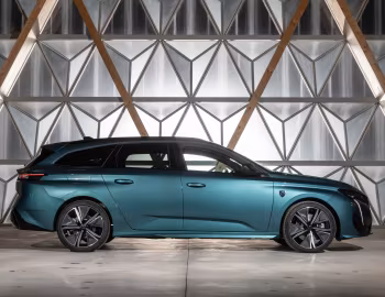 Peugeot 308 SW GT HYBRID [Worldwide] '2021–25