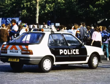 Peugeot 309 5-door Police [France] '1985–89