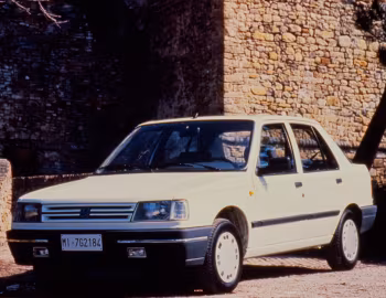 Peugeot 309 "Style" [Italy] '1988