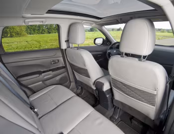 Інтер'єр Peugeot 4008 [Worldwide] '03.2012–17