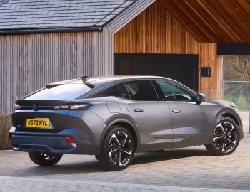 Peugeot 408 [UK-spec] '2023–26