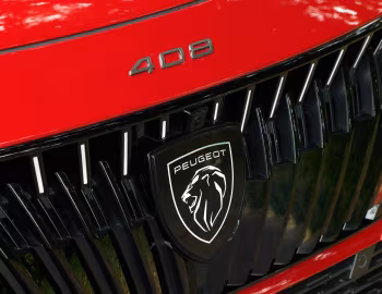 Logotipo Peugeot 408 GT Hybrid [UK-spec] '2026