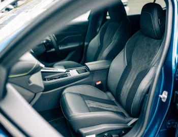 Interior Peugeot 408 GT HYBRID [Japan] '2023–26