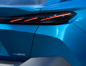 Peugeot 408 GT HYBRID [UK-spec] '2023–26