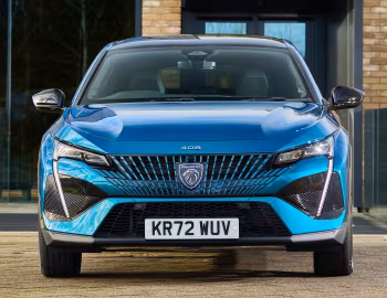 Peugeot 408 GT HYBRID [UK-spec] '2023–26