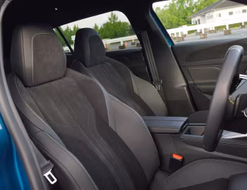 Interior Peugeot 408 GT HYBRID [Japan] '2023–26