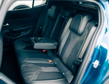 Interior Peugeot 408 GT HYBRID [Japan] '2023–26