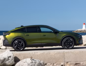 Peugeot 408 GT Plug-in Hybrid '2026