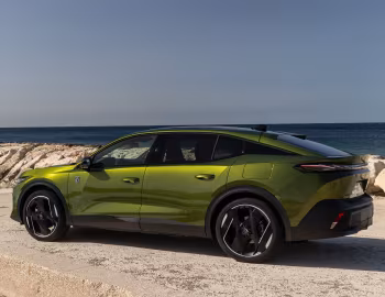 Peugeot 408 GT Plug-in Hybrid '2026