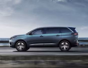 Peugeot 5008 [Worldwide] '2017–20
