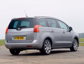 Peugeot 5008 [UK-spec] '2013–16