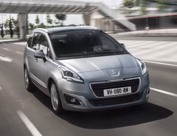 Peugeot 5008 [Worldwide] '2013–16